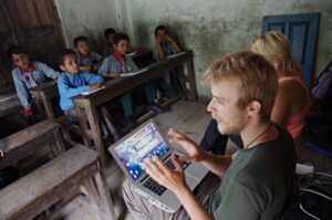 Ladislav Zibura – Pěšky mezi buddhisty a komunisty