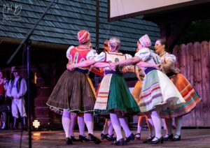 PÄTNÁSŤ RÔČKOV MÁME | Folklorní klub Fogáš
