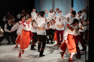 Karpatami | tanečně-hudební pořad