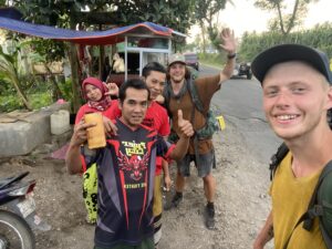 Vagabundi na cestách – Pěšky přes půl planety: z Bali do Česka