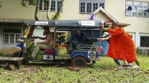 Tomáš Vejmola – Tuktukem z Bangkoku až domů